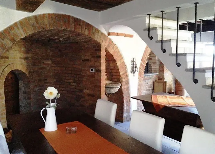 Altes Backhaus In Maranzana Prázdninový dům